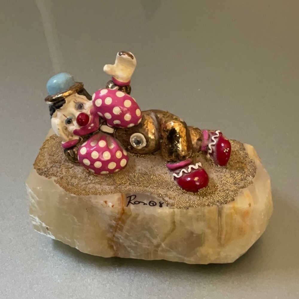 Ron Lee Clown Figurine Lying Down With Polka Dot BOW TIE